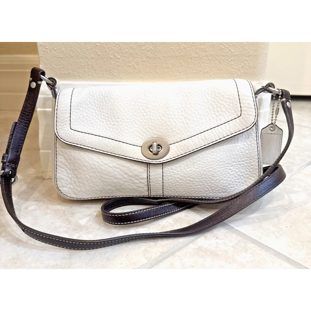 COACH Model F10888 Chelsea Pebbled White‎ Leather Crossbody Bag Purse 9x6x2